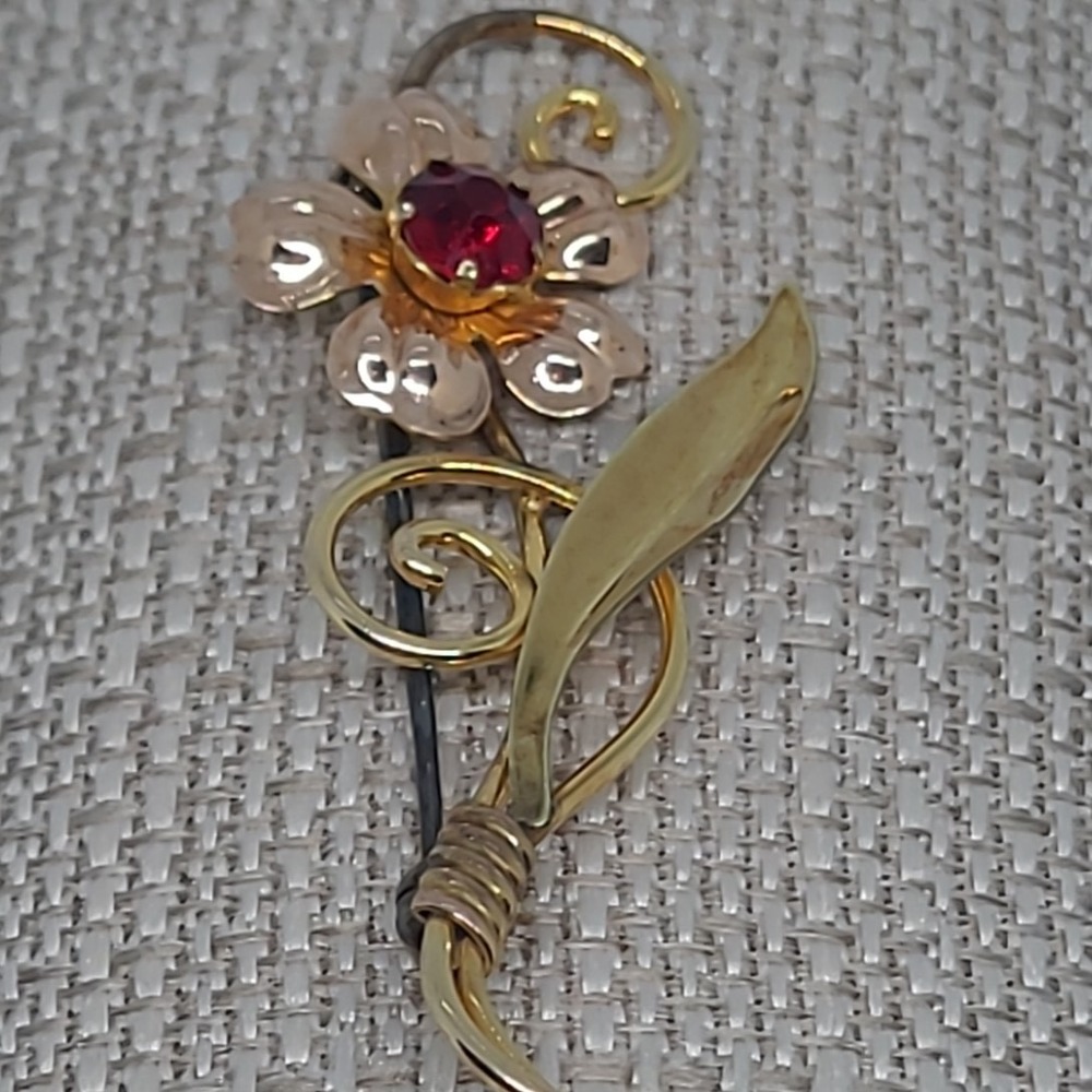 Vintage Van Dell Brooch‎ 1/20 12KT Gold Filled Gold Red Rhinestone Floral  Pin